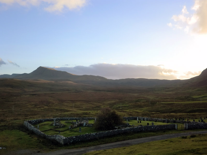 Kleiner Friedhof im Zentrum von Skye