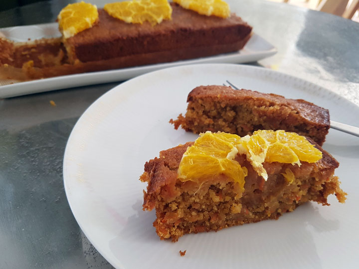 Leckeres Karottenbrot mit Orange