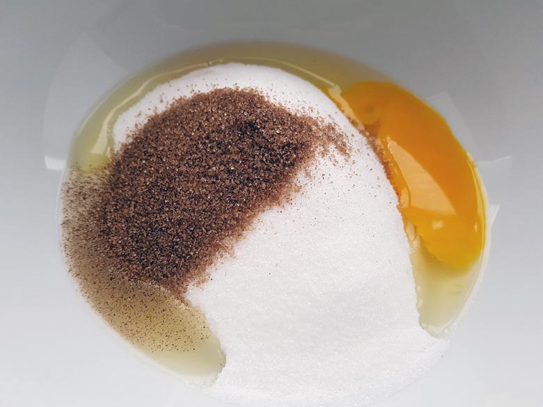 Guinnesskuchen: Ei, Zucker und Vanillezucker