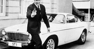 Roger Moore Volvo P1800 S