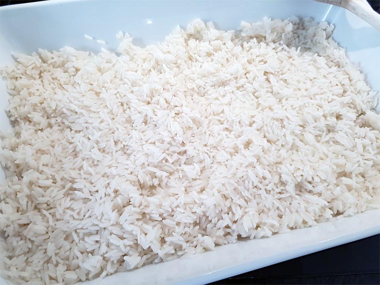 Gekochter Reis in Auflaufform