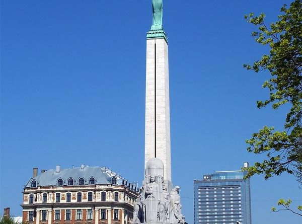 Freiheitsdenkmal Freiheitsstatue Riga