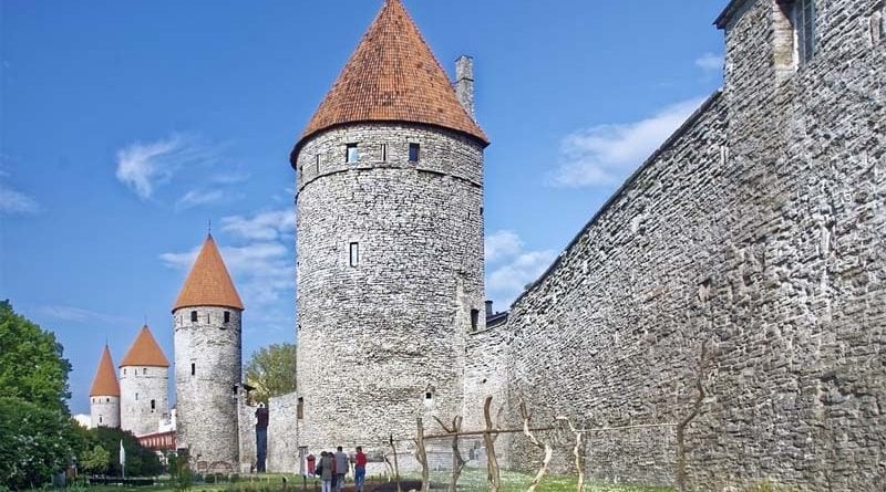 Stadtmauer Tallinn Sehenswürdigkeit