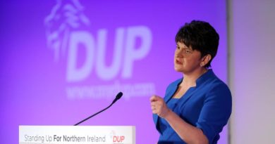 Arlene Foster Studieren Nordirland