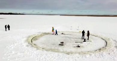 Eiskarussel Ostsee Estland