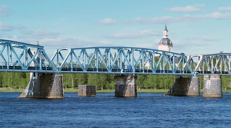 Lappland Eisenbahnverbindung über den Torne älv Haparanda Tornio