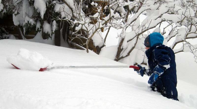 Schnee schippen in Norwegen