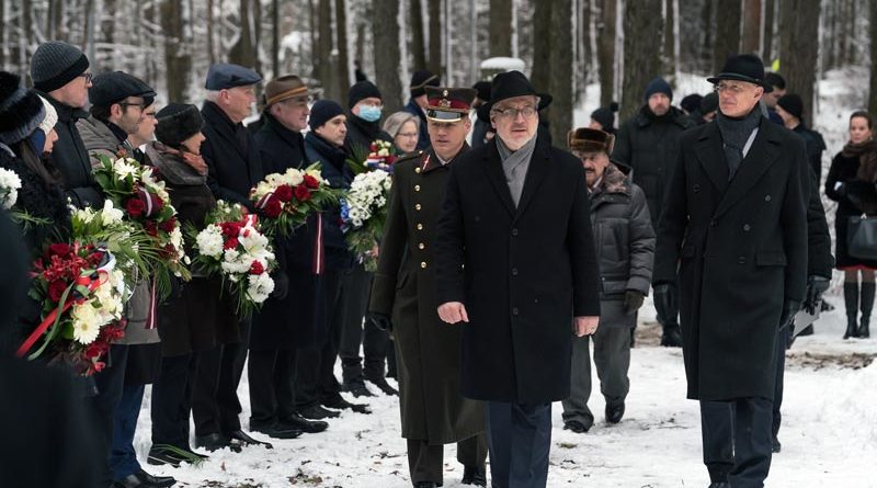 Holocaust Rumbula Gedenktrag