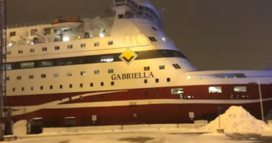 Finnland: Viking Line-Fähre kollidiert im Hafen von Helsinki mit Pier (VIDEO)
