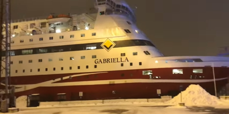 Finnland: Viking Line-Fähre kollidiert im Hafen von Helsinki mit Pier (VIDEO)