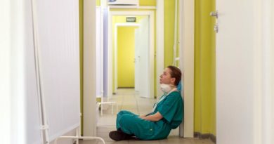 Krankenhäuser in Schweden erlauben Mitarbeitern, die Quarantäne zu umgehen