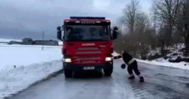 feuerwehr lkw glatteis saaremaa