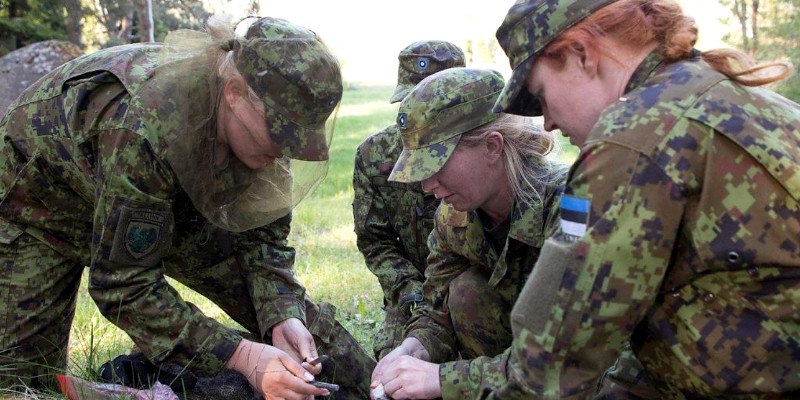 estland militaer frauen