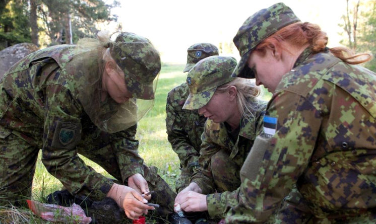 estland militaer frauen