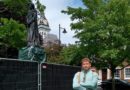 England: Statue von Margaret Thatcher eingeweiht – und gleich mit Eiern beworfen