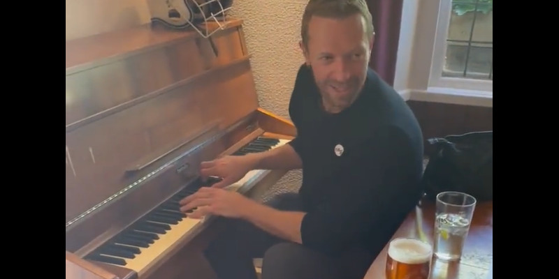 chris martin coldplay song hochzeit in pub