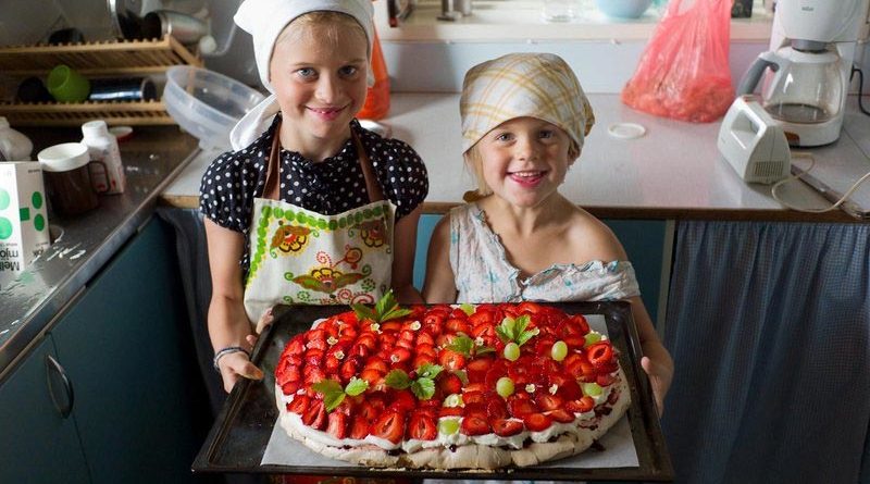 Erdbeerentorte Mittsommer Schweden