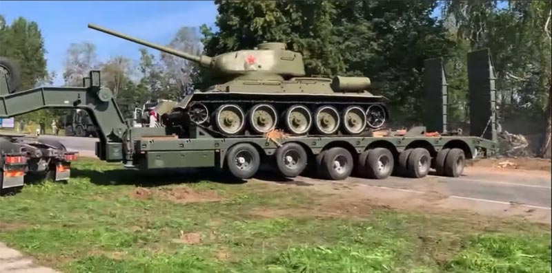 Estland: Sowjetisches Panzerdenkmal bei Narva demontiert – und in Kriegsmuseum verlegt