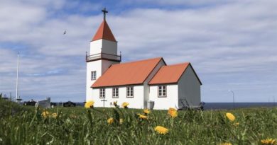 Island: Neue Kirche auf Insel Grímsey feierte am Wochenende ersten Gottesdienst