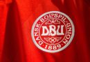Dänemarks Nationalmannschaft reist ohne Angehörige zur WM in Katar – und trägt Protest-Trikot
