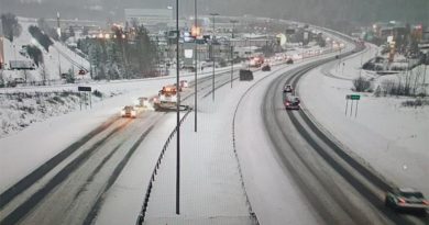 Straßenverkehr Finnland Glatteis Wetter