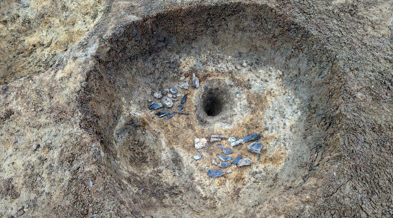 Neolithikum Gefäß Steinbruch Grube