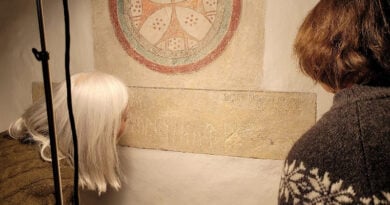Dänemark: Mysteriöse Runeninschrift in 12. Jh.-Kirche als „Schuldschein“ entschlüsselt