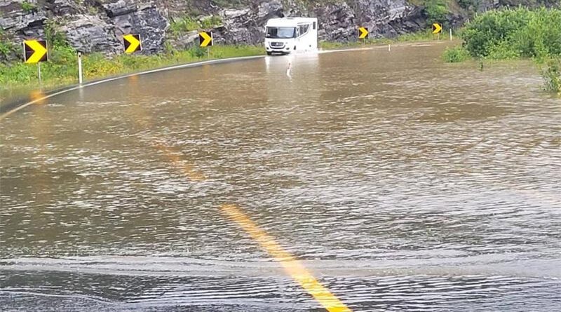 Sturmtief Hans Straßen gesperrt Norwegen