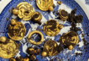 Norwegen: Hobby-Archäologe entdeckt 1500 Jahre alten Goldschatz – und hält ihn erst für Spielgeld