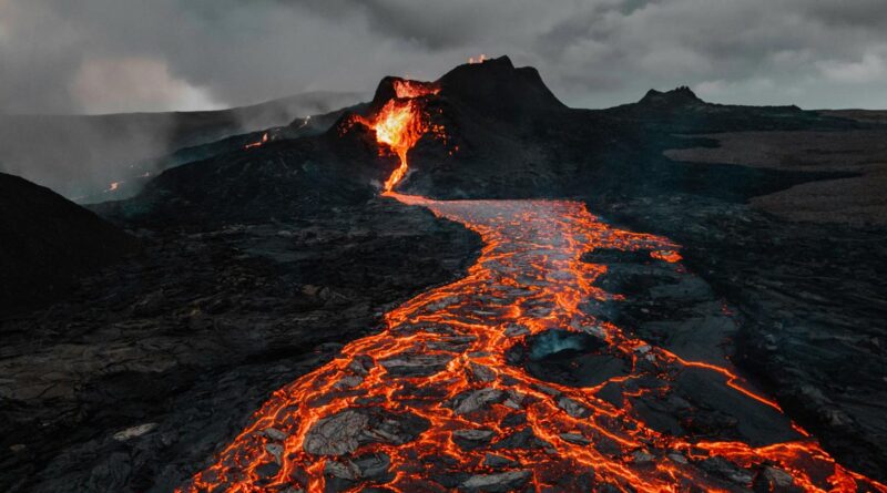 Island: Polizei muss Touristen aus Areal um Vulkanausbruch „verjagen“