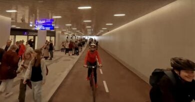 Finnlands neue Attraktion: 220 m langer Fahrradtunnel in Helsinki feierlich eröffnet