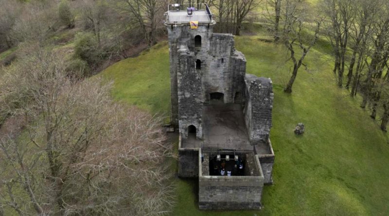 Alt auf Uralt: Siedlung unter schottischer Burg entdeckt – etwa 3.000 Jahre alt